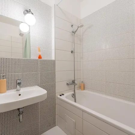 Brand New Modern Apartment-balcony-garage Apartamento Budapest