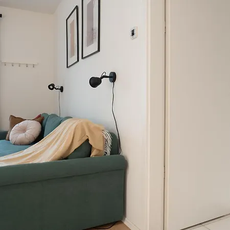Brand New Modern Apartment-balcony-garage