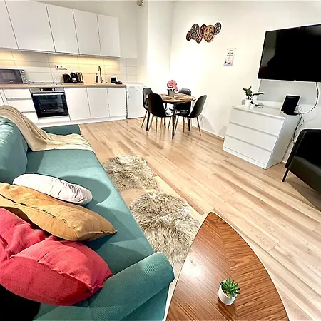 Brand New Modern Apartment-balcony-garage *