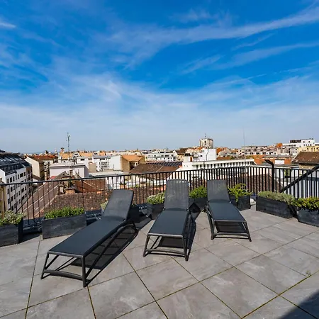 Brand New Modern Apartment-balcony-garage Apartamento