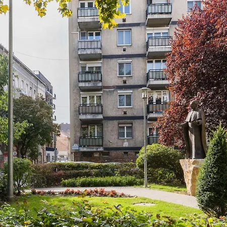 Apartment Brand New Modern Apartment-2 Rooms-balcony-garage *