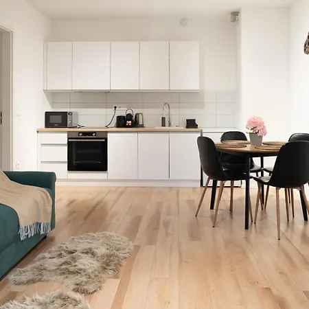 Brand New Modern Apartment-balcony-garage *