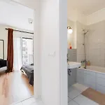 Apartmán Brand New Modern Apartment-balcony-garage