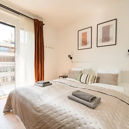 Appartement Brand New Modern Apartment-balcony-garage *
