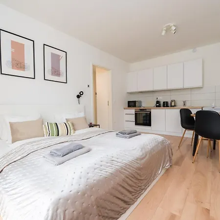 Brand New Modern Apartment-balcony-garage Appartement