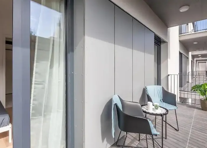 Brand New Modern Apartment-balcony-garage *