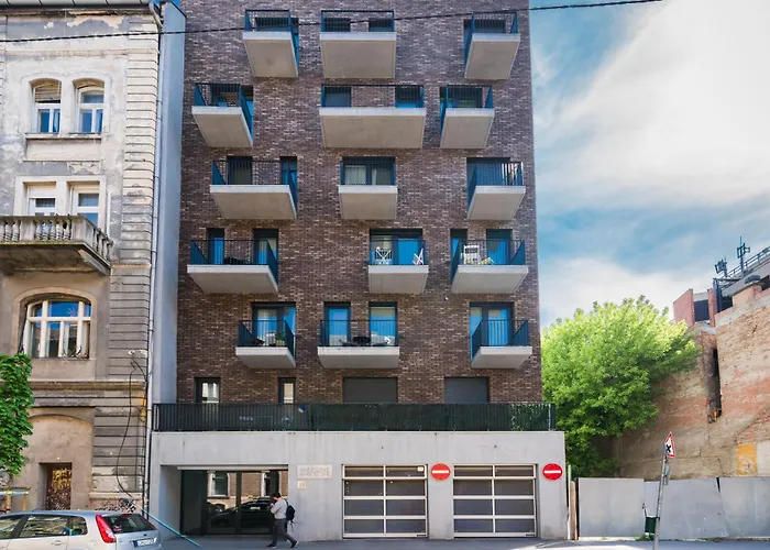 Brand New Modern Apartment-balcony-garage