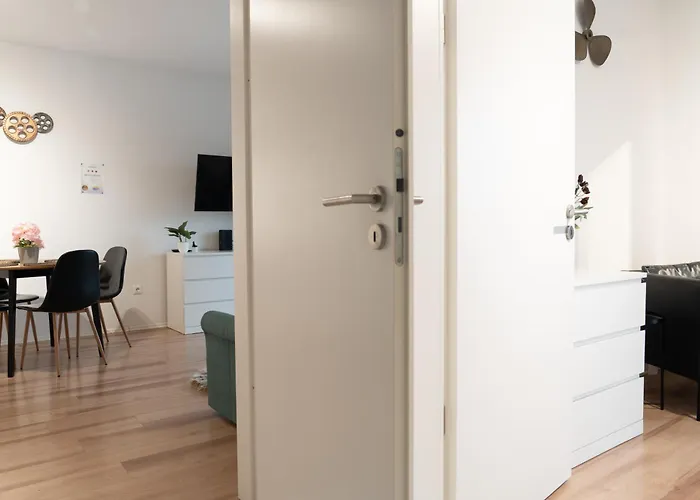 Brand New Modern Apartment-balcony-garage Apartment *